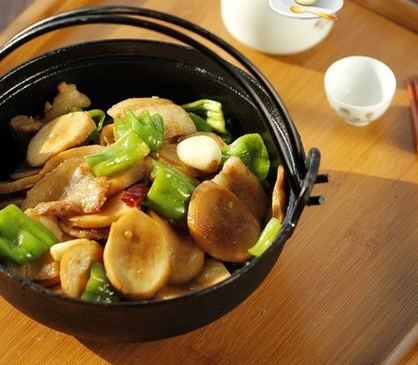 比肉好吃的素菜，干鍋杏鮑菇，健康美味的家常素菜菜譜