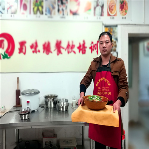 學員做麻辣燙