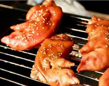 烤豬蹄技術(shù)培訓(xùn)中心哪家味道好？小吃培訓(xùn)學(xué)校