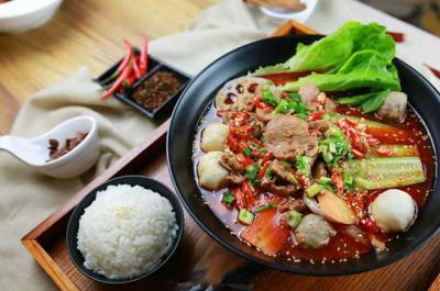 冒菜培訓技術培訓哪家強？教你底料的炒制