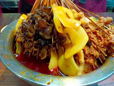  冷鍋串串技能做法哪里正宗?大廚現場制造1對1教育