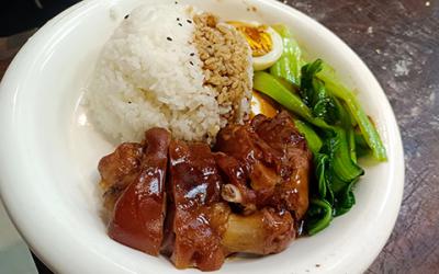  隆江豬腳飯技術培訓班哪里好？成都蜀味緣餐飲培訓，正宗手藝學回家！