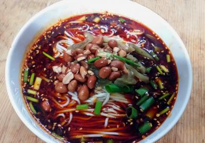 重慶小面技術(shù)培訓(xùn)哪里比較好？蜀味緣小吃培訓(xùn)學(xué)校深度解析